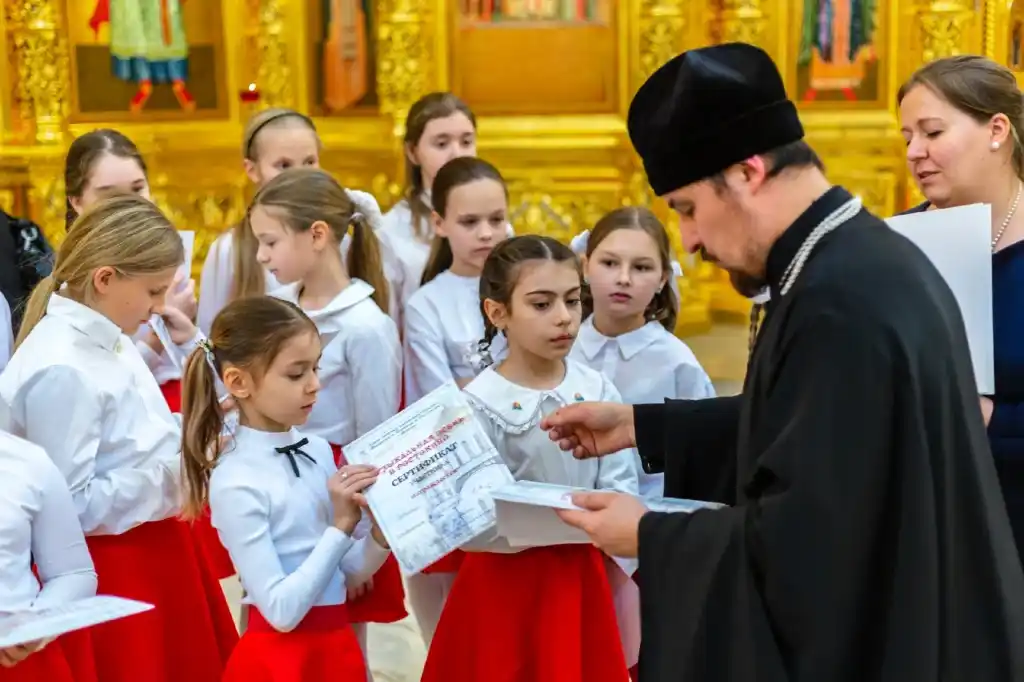 Церемония награждения участников ежегодного детского осеннего концерта