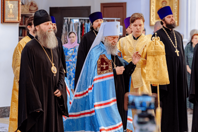Праздничная архиерейская служба